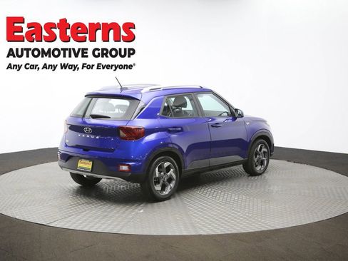 Used 2024 Hyundai Venue Limited image 41