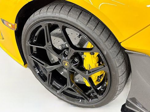 Used 2025 Lamborghini Revuelto Coupe image 33