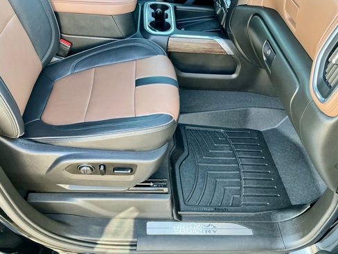 Used 2021 Chevrolet Silverado 1500 High Country w/ Technology Package image 21