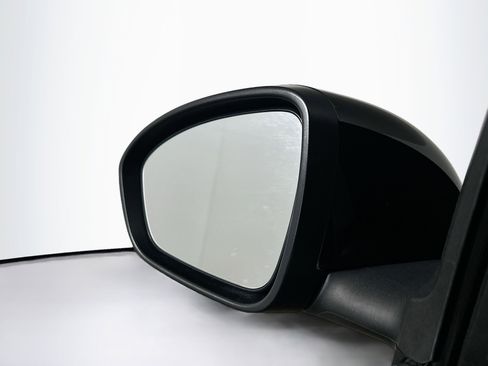 Used 2025 Nissan Sentra SV w/ SV Premium Package image 16