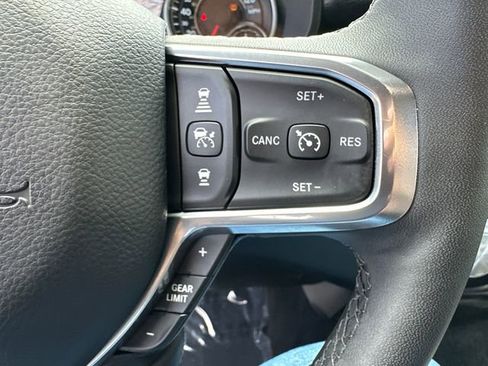 Used 2025 RAM 1500 Laramie AWD/4WD image 38
