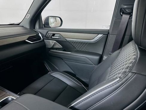 Certified 2024 GMC Acadia Denali w/ Super Cruise Package image 26