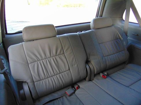 Used 2005 Toyota Sequoia SR5 image 29