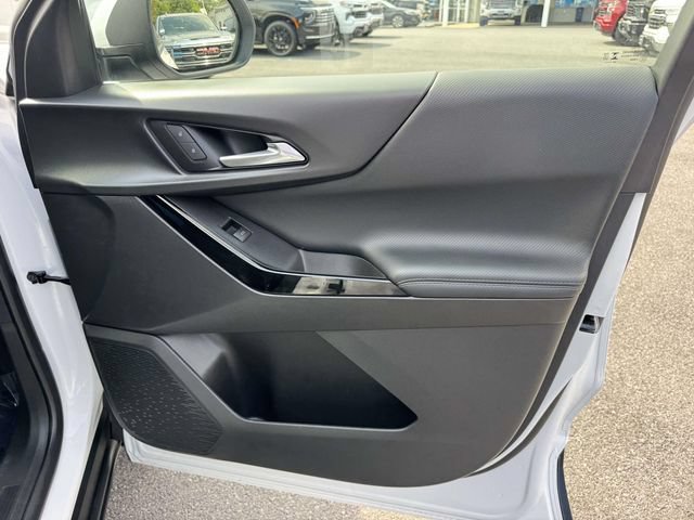 Certified 2025 Chevrolet Equinox LT w/ Safety and Technology Package FWD image 8