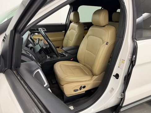 Used 2016 Ford Explorer Limited image 23