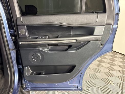 Used 2018 Ford Expedition XLT w/ Equipment Group 202A RWD image 54