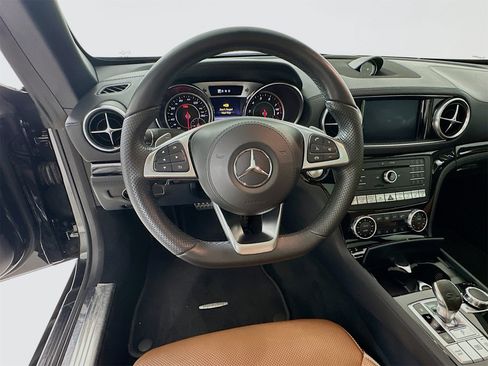 Used 2017 Mercedes-Benz SL 550 image 12