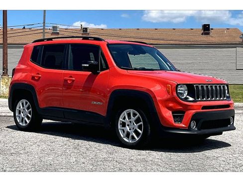 Used 2021 Jeep Renegade Latitude FWD image 13
