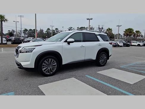 Used 2025 Nissan Pathfinder SL w/ SL Premium Package image 23