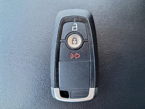 Used 2024 Ford Edge SEL image 32