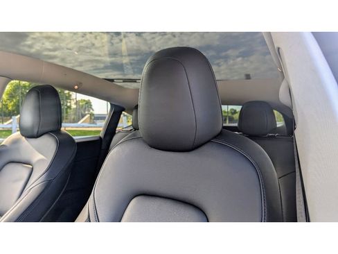 Used 2021 Tesla Model Y Long Range image 16