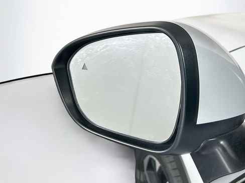 Used 2024 Mitsubishi Outlander SE AWD/4WD image 16