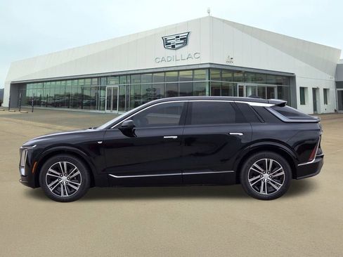 New 2026 Cadillac Lyriq Premium Luxury image 3