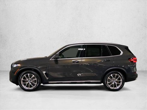 Used 2026 BMW X5 xDrive50e w/ Premium Package AWD/4WD image 9
