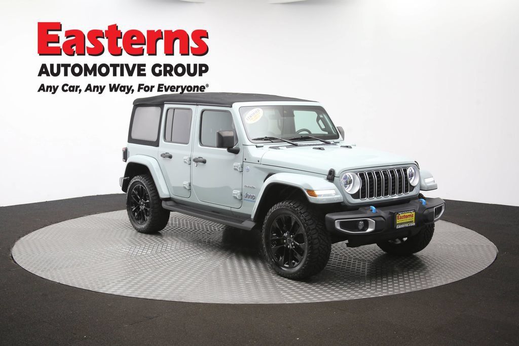 Used 2024 Jeep Wrangler Unlimited Sahara w/ Technology Group AWD/4WD image 49