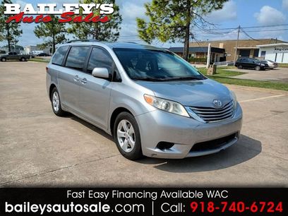 Used 2017 Toyota Sienna LE