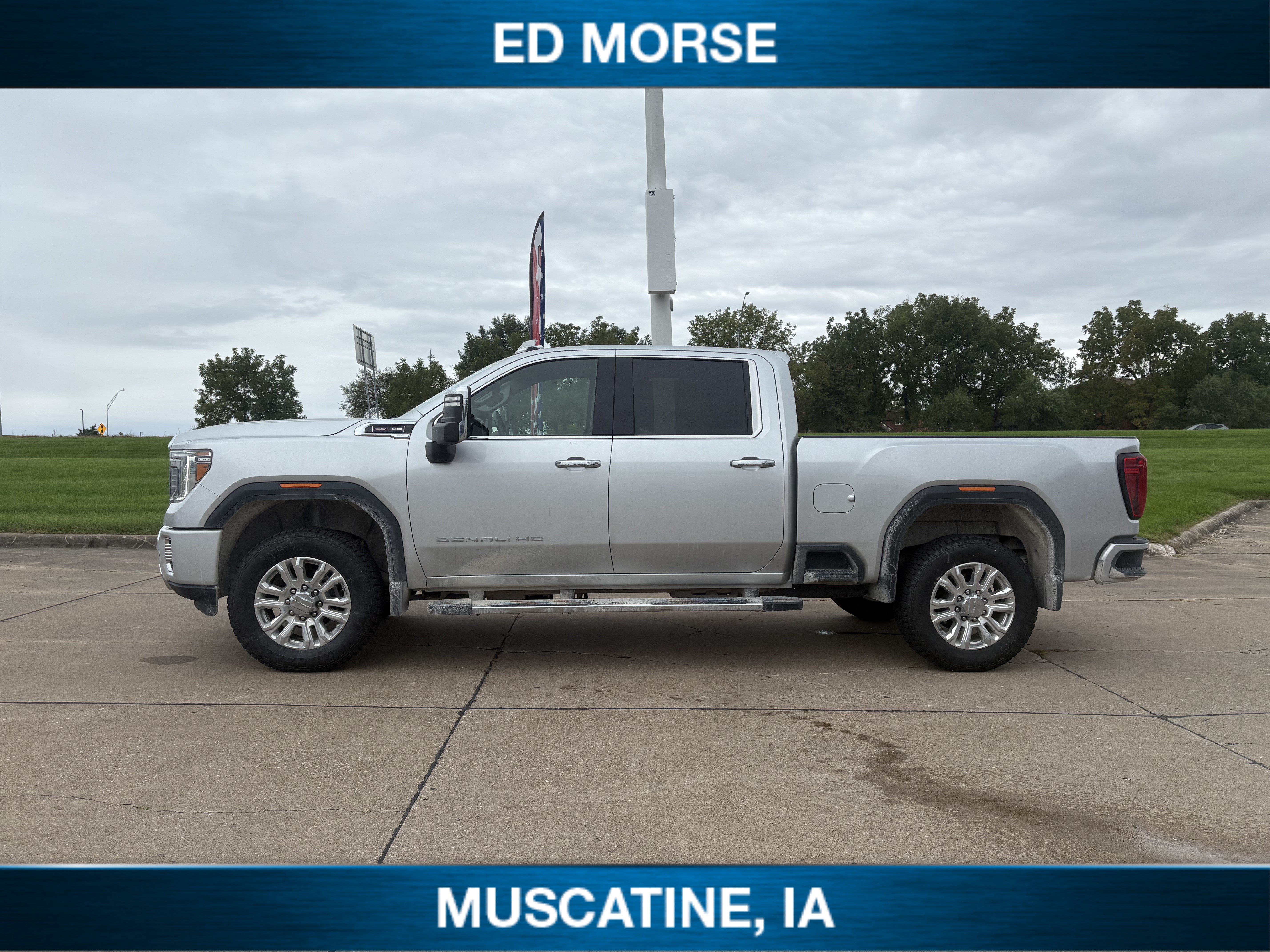 Used 2022 GMC Sierra 2500 Denali AWD/4WD image 3