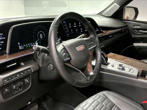 Used 2022 Cadillac Escalade Sport Platinum image 16