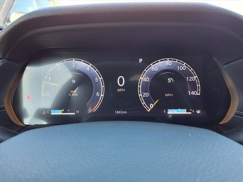 Used 2025 Jeep Grand Cherokee Limited image 16