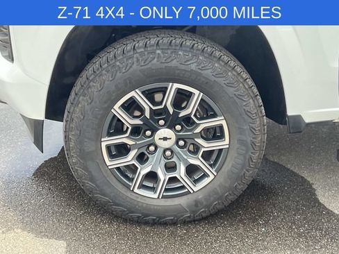 Used 2026 Chevrolet Colorado Z71 w/ Technology Package AWD/4WD image 8