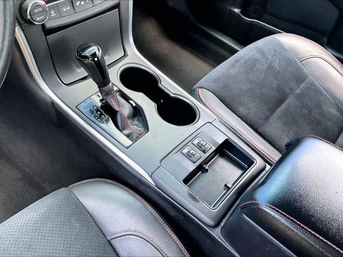 Used 2017 Toyota Camry SE image 14