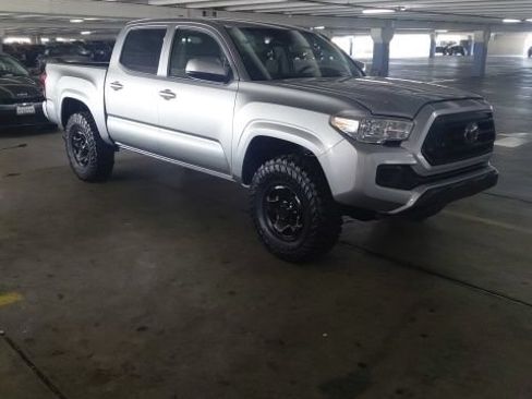 Used 2022 Toyota Tacoma SR AWD/4WD image 5