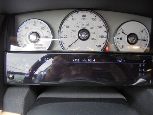 Used 2011 Rolls-Royce Ghost RWD image 21