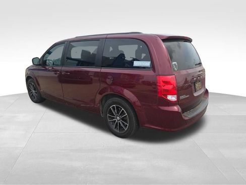 Used 2018 Dodge Grand Caravan SXT w/ Blacktop Package FWD image 4