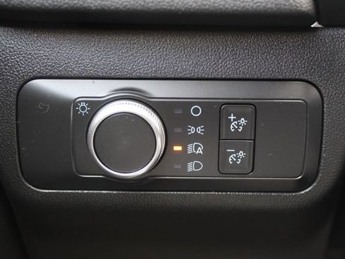 Used 2020 Ford Escape SE image 14