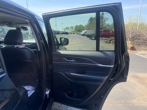 Used 2023 Jeep Grand Cherokee Limited AWD/4WD image 49