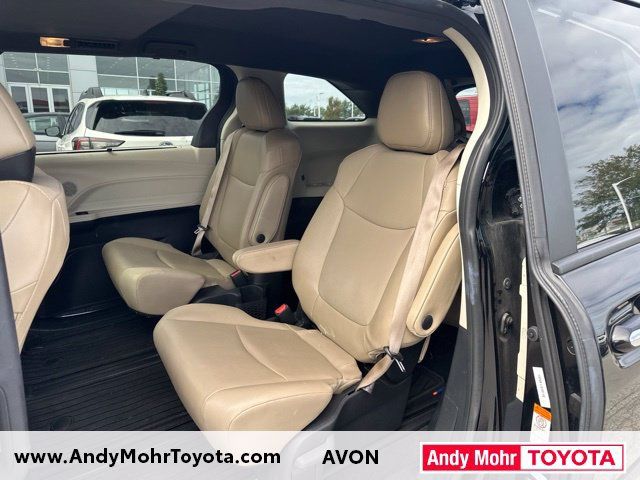 Used 2024 Toyota Sienna XLE AWD/4WD image 11