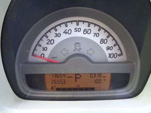 Used 2013 smart fortwo passion RWD image 17