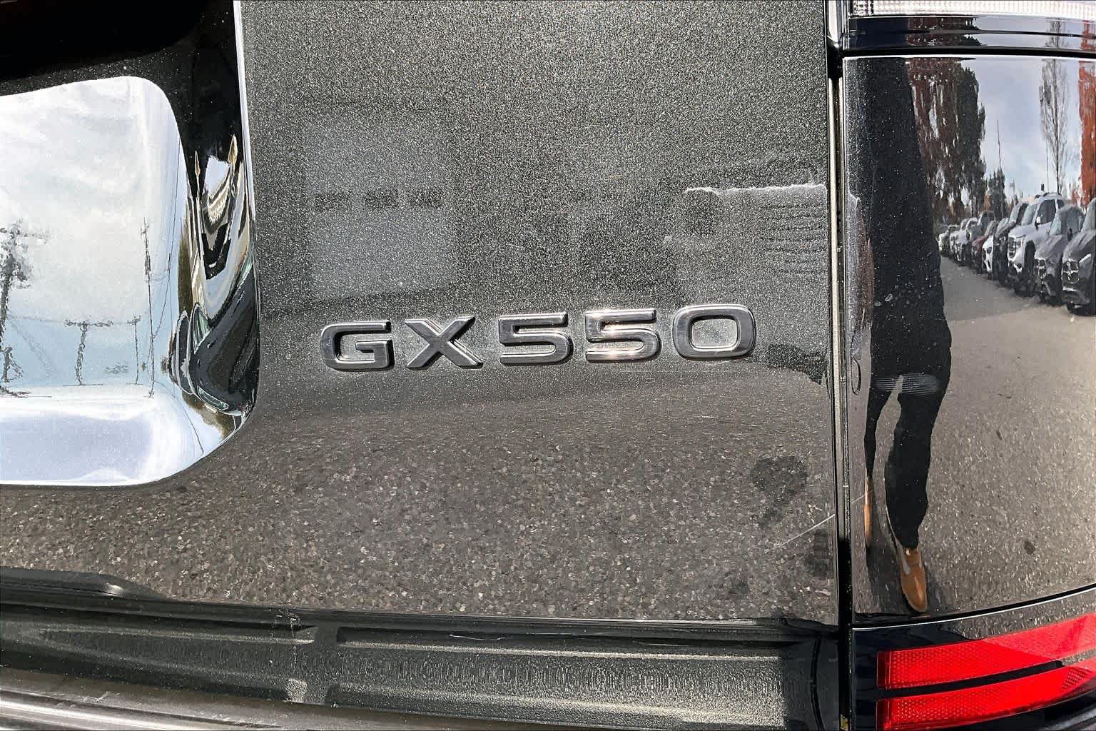 Used 2024 Lexus GX 550 w/ Accessory Package (Z1) AWD/4WD image 9