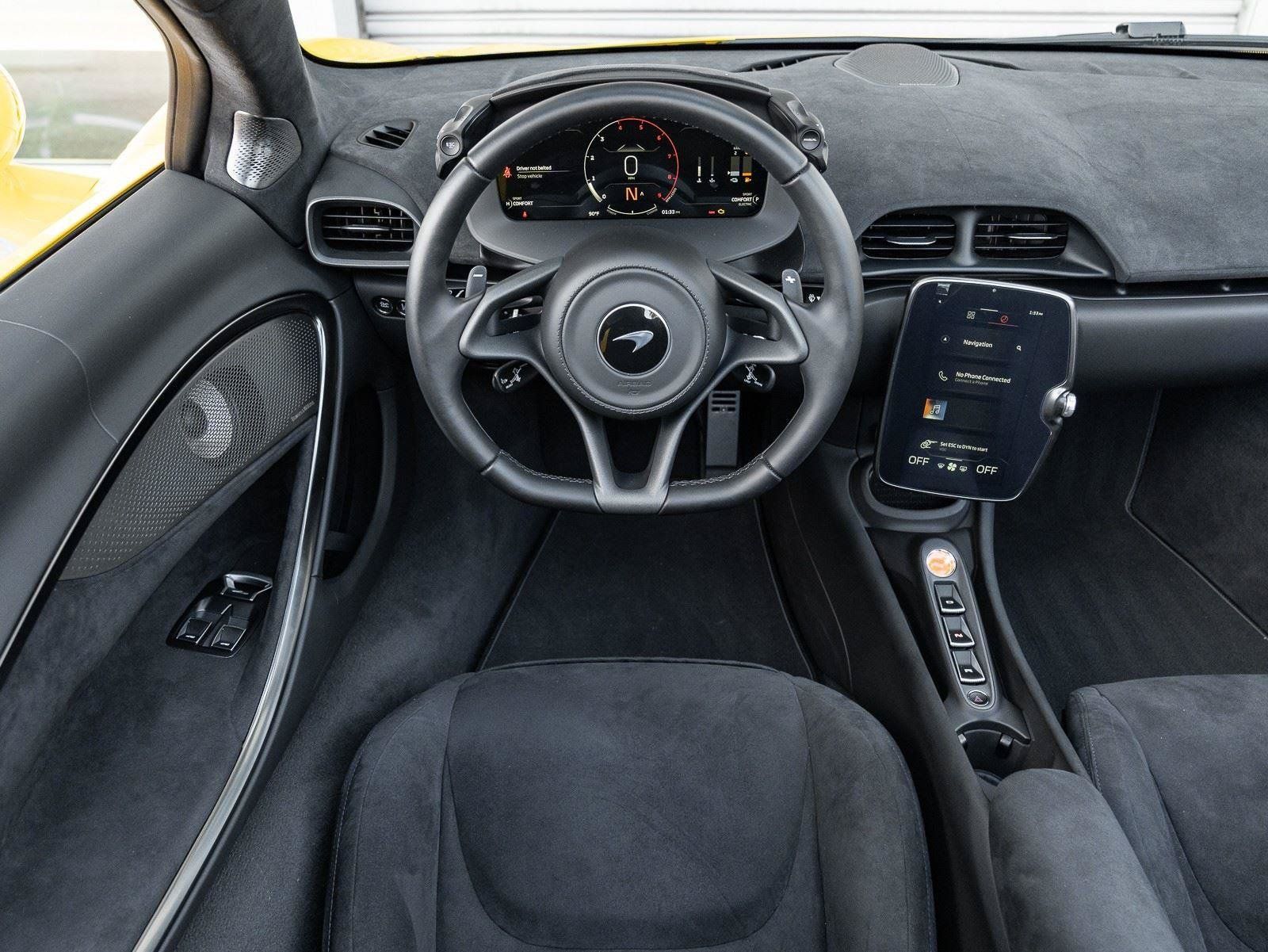 Used 2025 McLaren Artura Spider RWD image 10