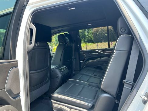 Used 2021 Cadillac Escalade Premium Luxury AWD/4WD image 43