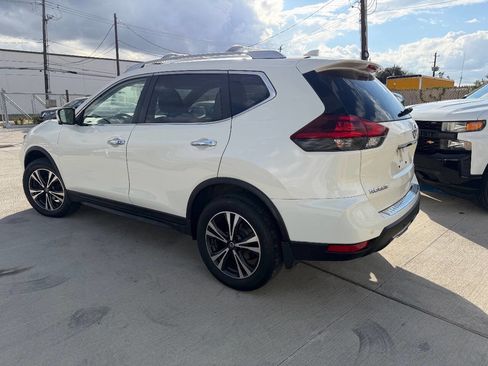 Used 2019 Nissan Rogue SV w/ Sun & Sound Touring Package image 4