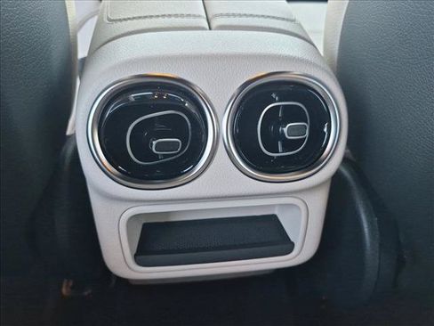 Used 2024 Mercedes-Benz GLC 300 image 16