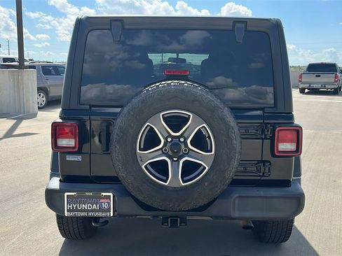 Used 2021 Jeep Wrangler Unlimited Sport image 13