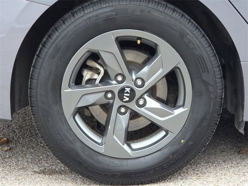 Used 2021 Kia K5 LX image 9