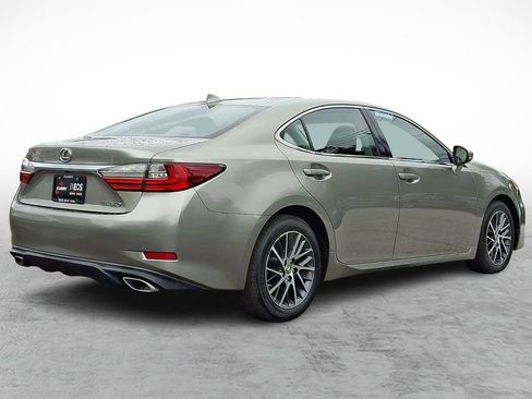 Used 2016 Lexus ES 350 w/ Navigation System Package FWD image 4