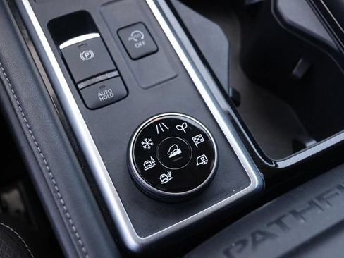 Certified 2025 Nissan Pathfinder SV AWD/4WD image 20