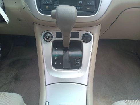 Used 2004 Toyota Highlander 4WD V6 image 21