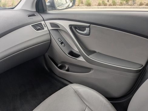 Used 2015 Hyundai Elantra Limited w/ Option Group 05 image 20