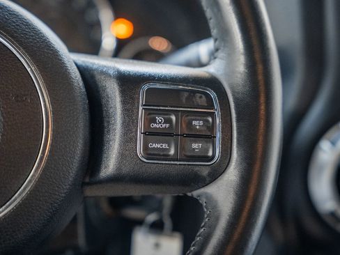 Used 2017 Jeep Wrangler Unlimited Sahara w/ Connectivity Group image 31