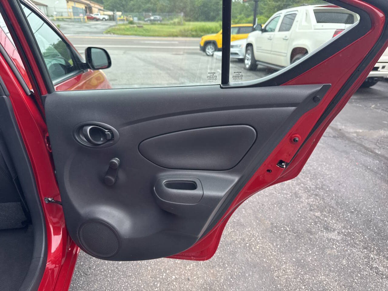 Used 2013 Nissan Versa S Plus FWD image 22
