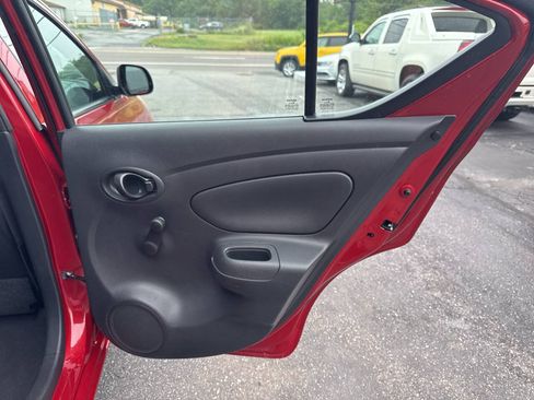 Used 2013 Nissan Versa S Plus FWD image 22