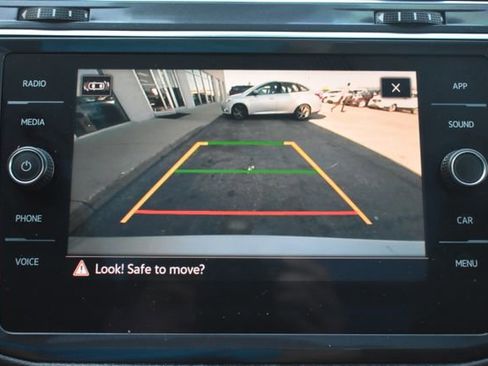 Used 2023 Volkswagen Tiguan SE R-Line image 27