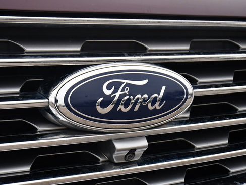 Used 2020 Ford Edge Titanium w/ Equipment Group 301A image 35