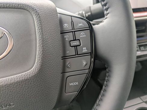 New 2026 Toyota Prius XLE image 27