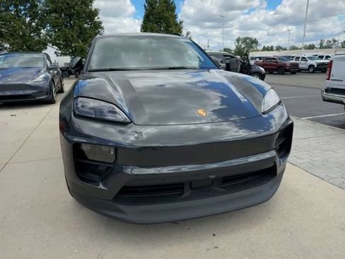 Used 2024 Porsche Macan 4 Electric AWD/4WD image 3